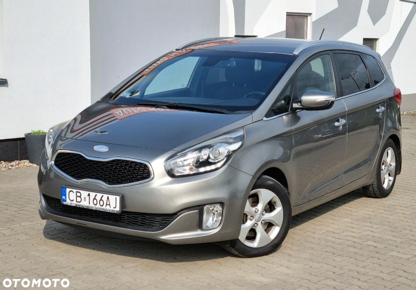 Kia Carens - 1