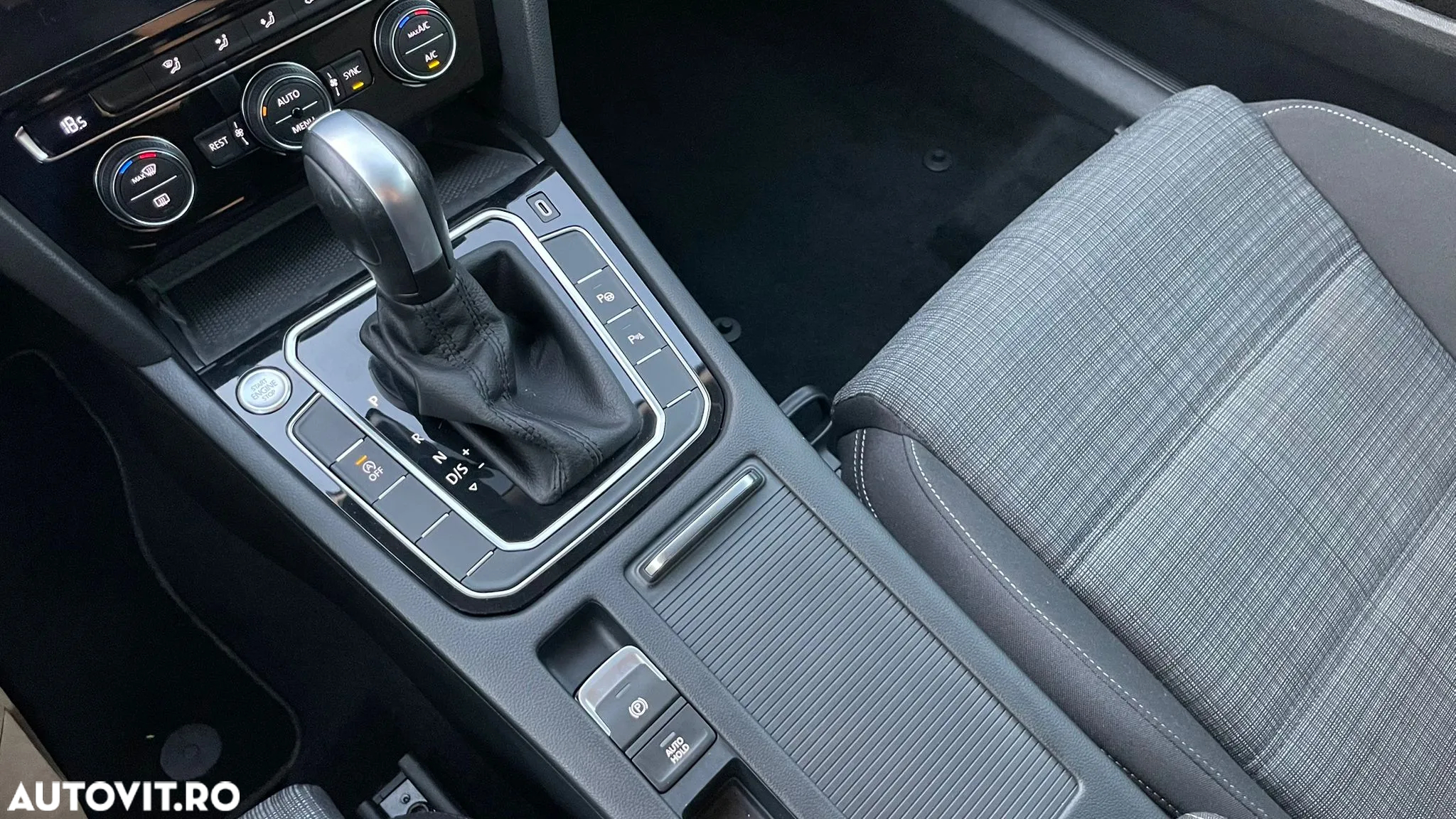 Volkswagen Passat - 26
