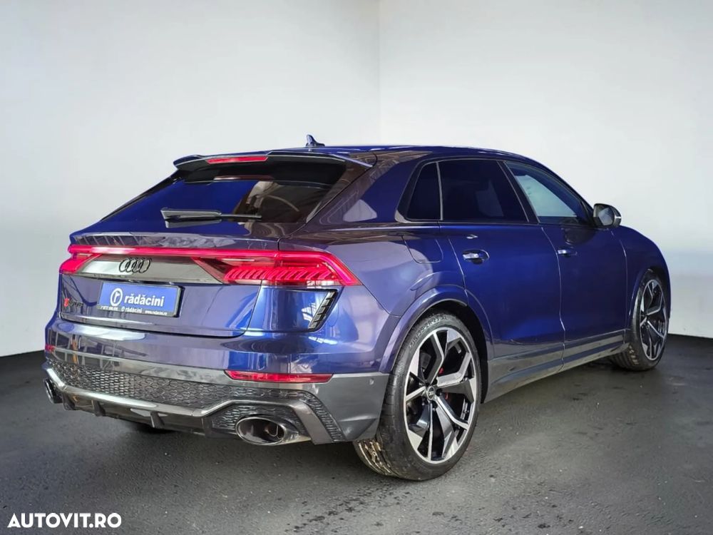 Audi RS Q8 - 8