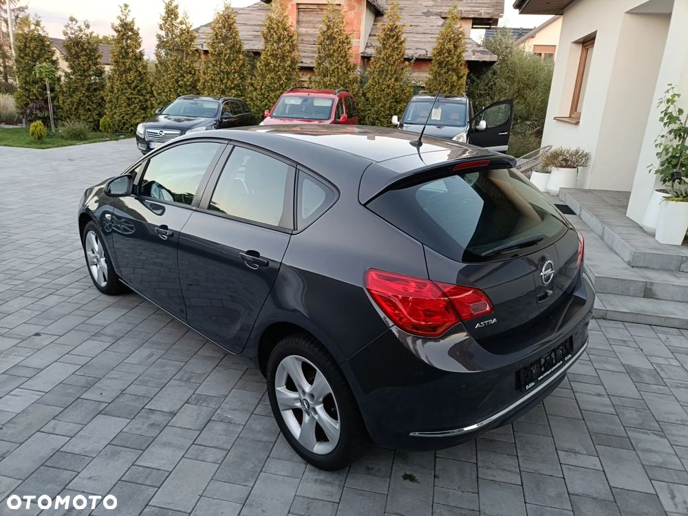 Opel Astra - 8