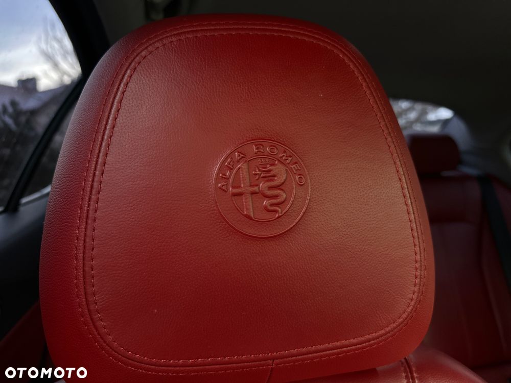 Alfa Romeo Giulia 2.0 Turbo 16V AT8 Veloce - 19