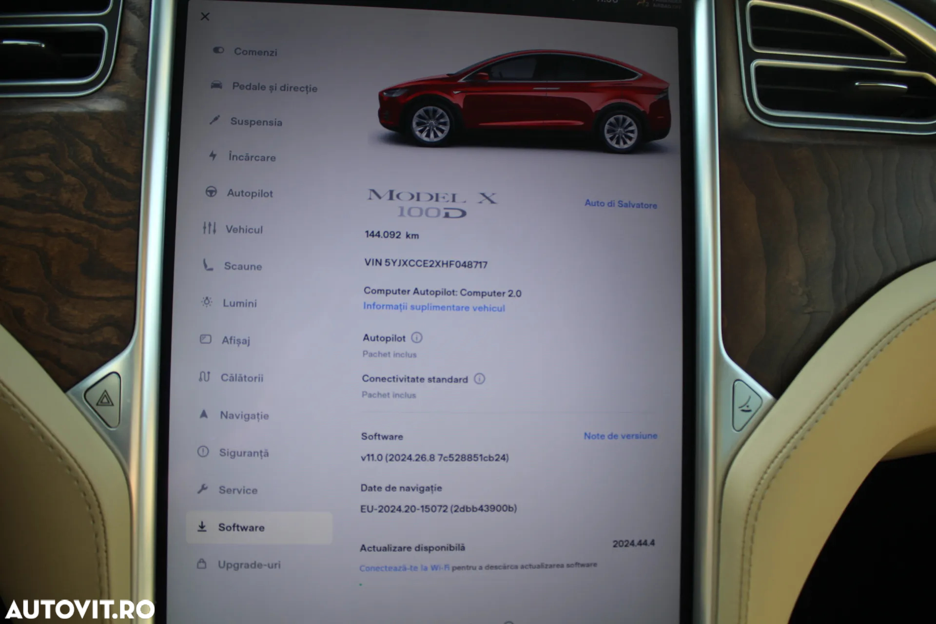 Tesla Model X - 12