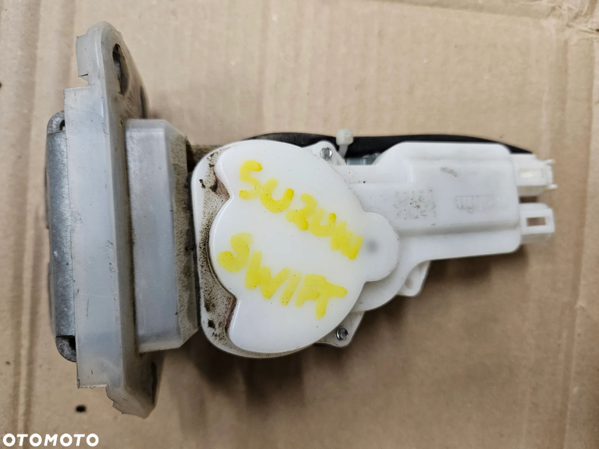 Suzuki Swift MK6 zamek klapy - 1
