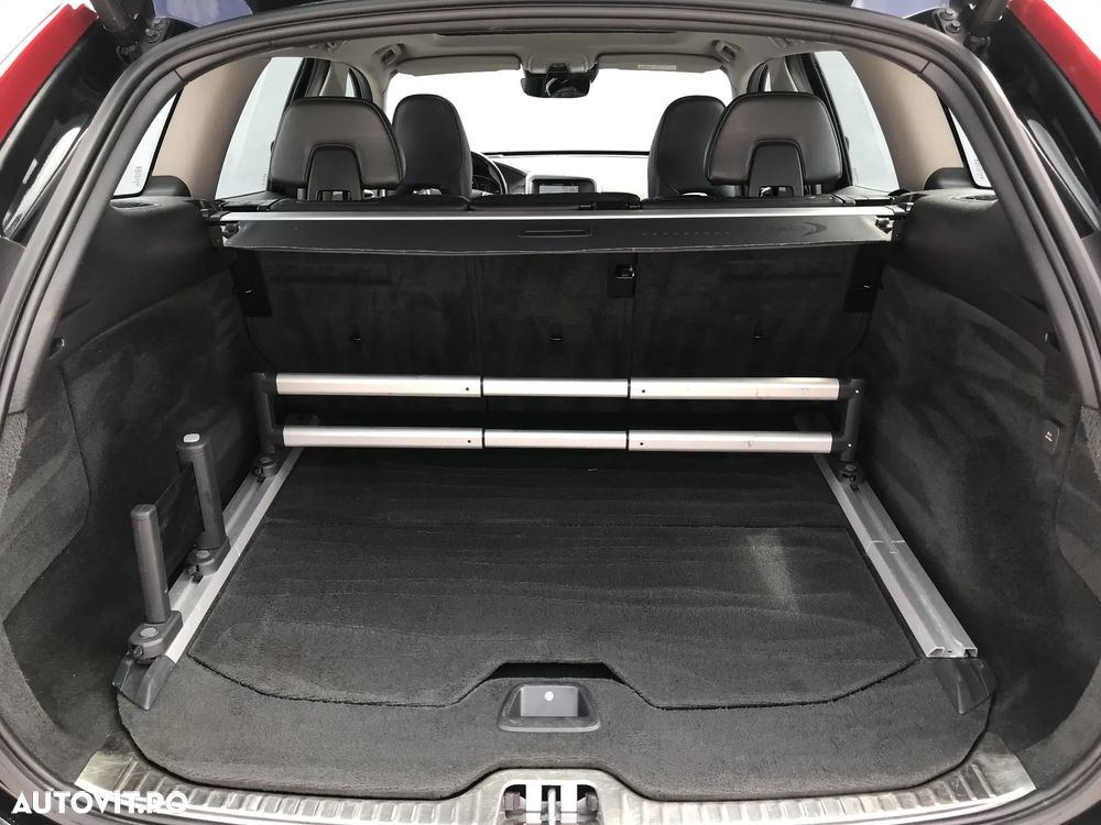 Volvo XC 60 D5 AWD Aut. Ocean Race - 37