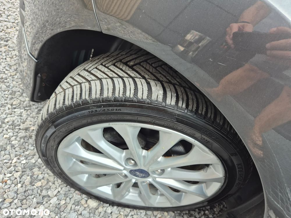 Ford Fiesta 1.0 EcoBoost STart-Stop ST-LINE - 40