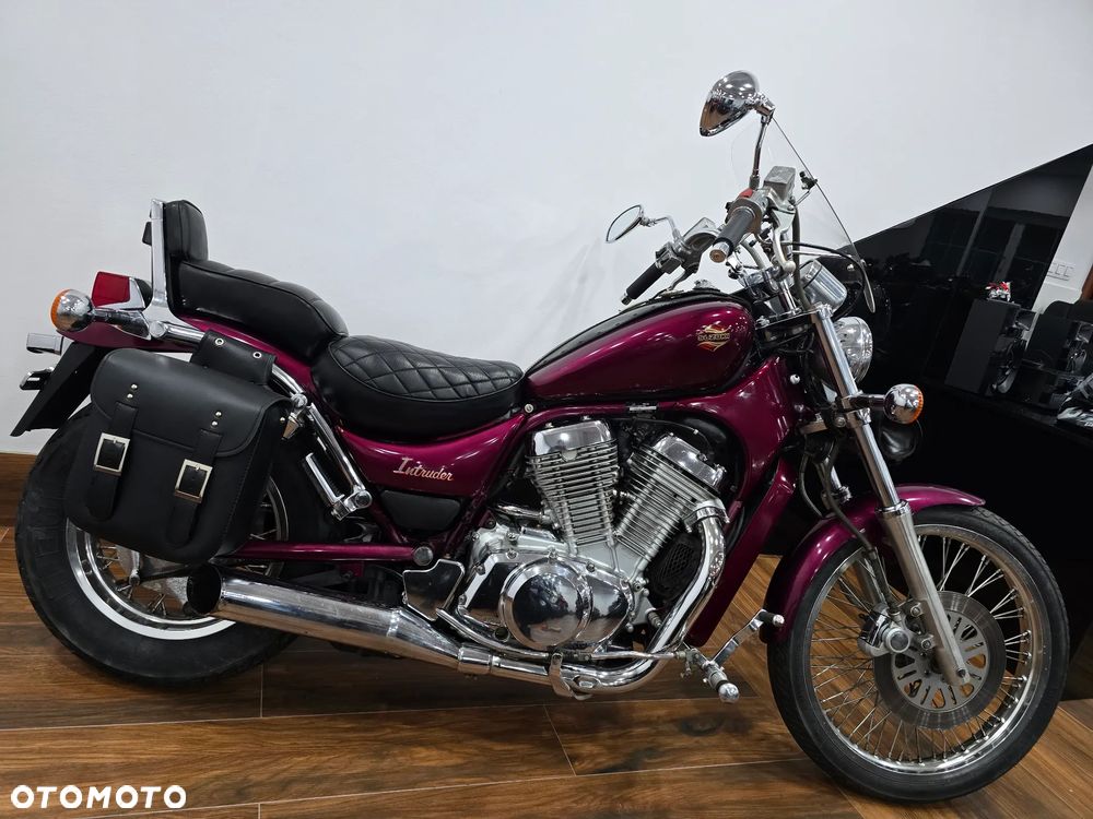 Suzuki Intruder - 2