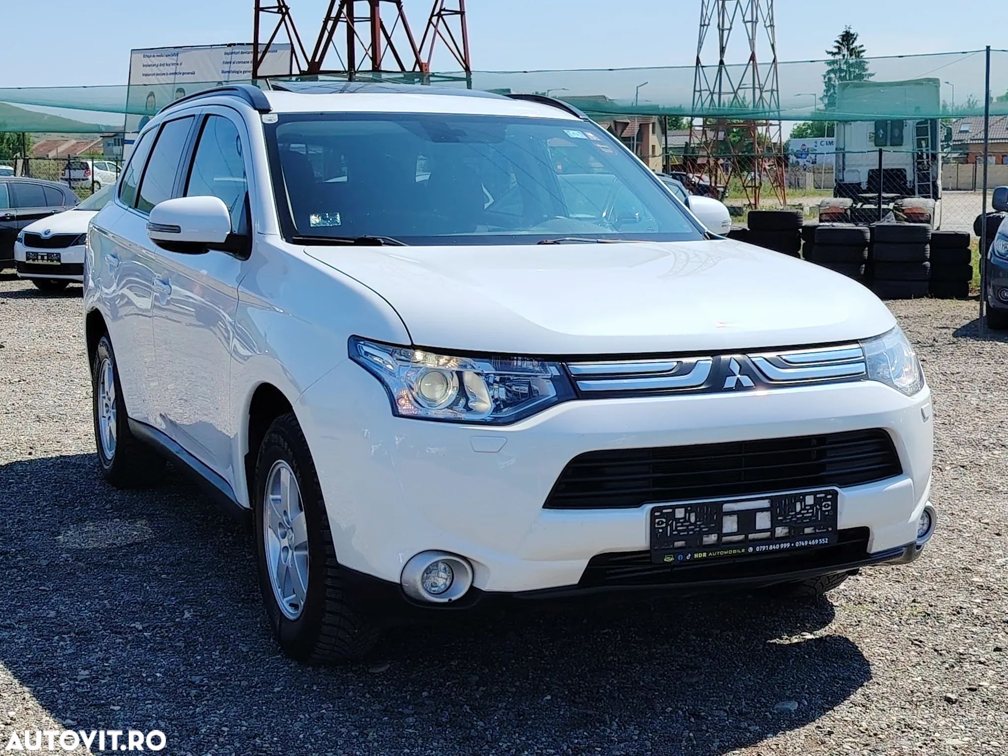 Mitsubishi Outlander 2.2 DI-D 4WD Automatik Diamant Edition+ - 1