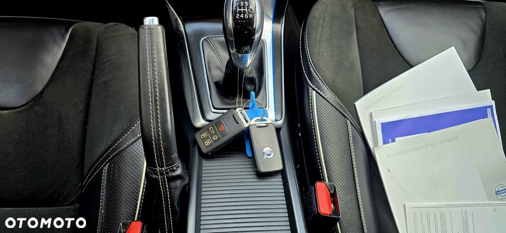 Volvo V40 D4 Drive-E R-Design Summum - 8