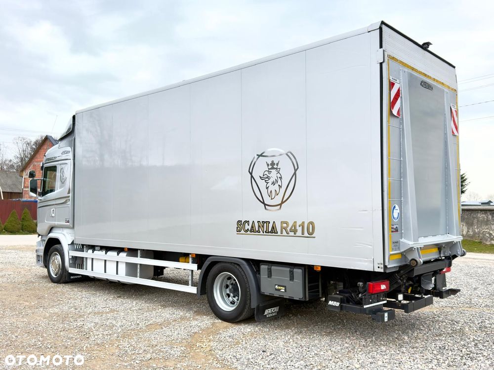 Scania SCANIA R410 / IZOTERMA / KONTENER / SILNIK 6 CYLINDROWY / 13 LITROWY  / KLIMA POSTOJOWA / WINDA / SPROWADZONY / SYPIALKA / AUTOMAT / 18 PALET / E6 / STAN BARDZO DOBRY - 4