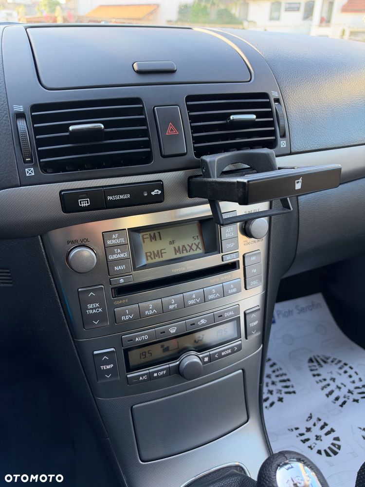 Toyota Avensis 1.8 VVT-i Sol - 27
