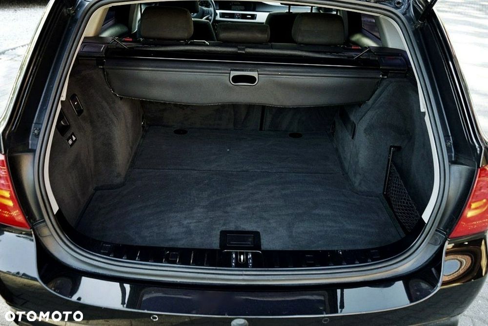 BMW Seria 3 318i - 31