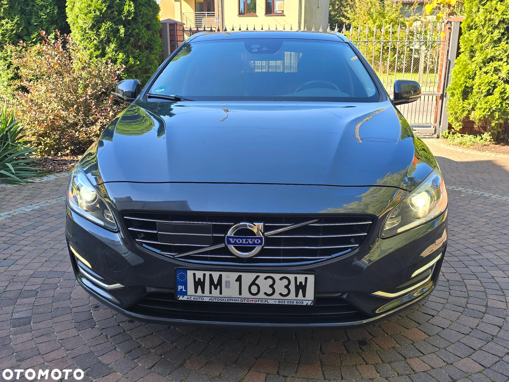 Volvo V60 D6 AWD Plug-in Hybrid Summum - 11