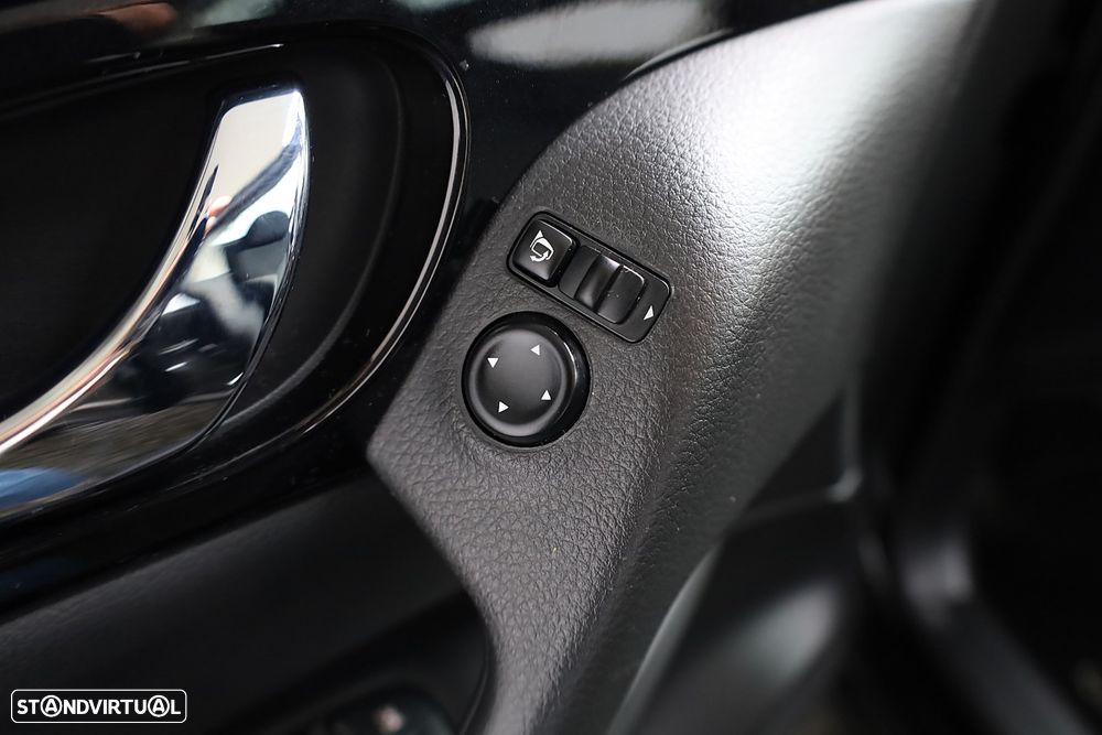 Nissan Qashqai 1.5 dCi N-Connecta J18 - 38