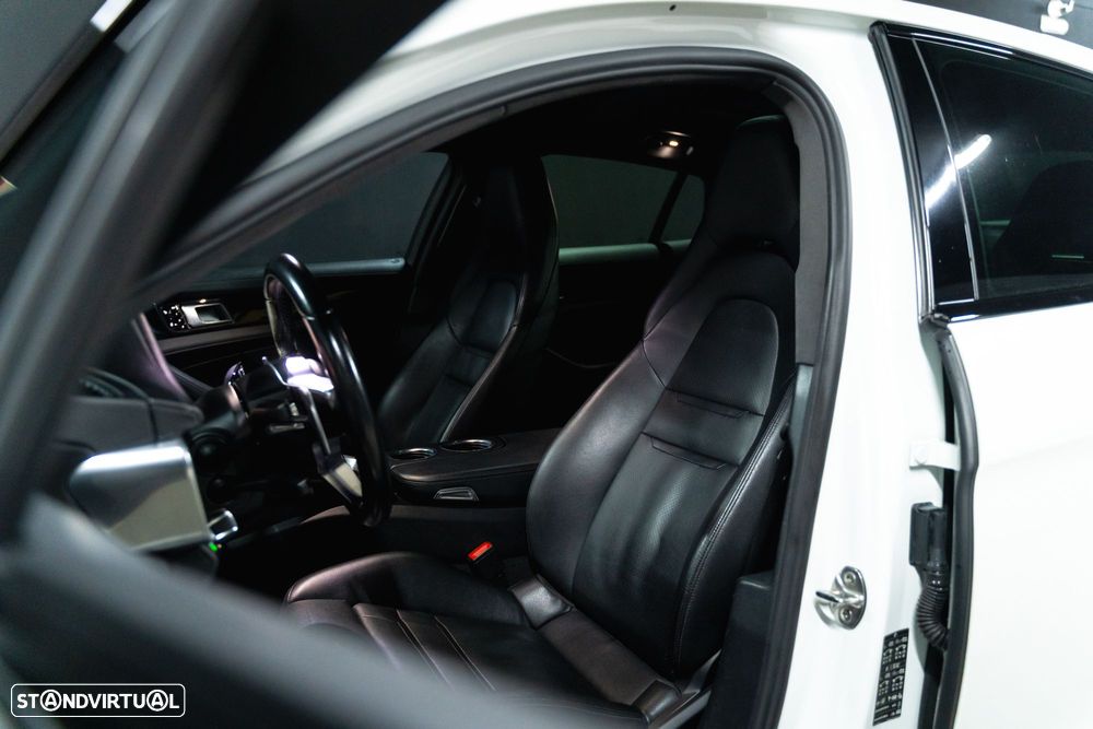 Porsche Panamera 4S - 17