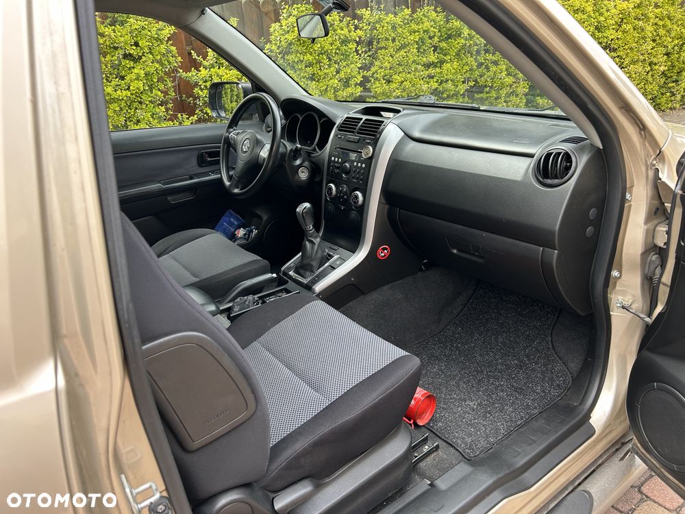 Suzuki Grand Vitara 1.6 - 9