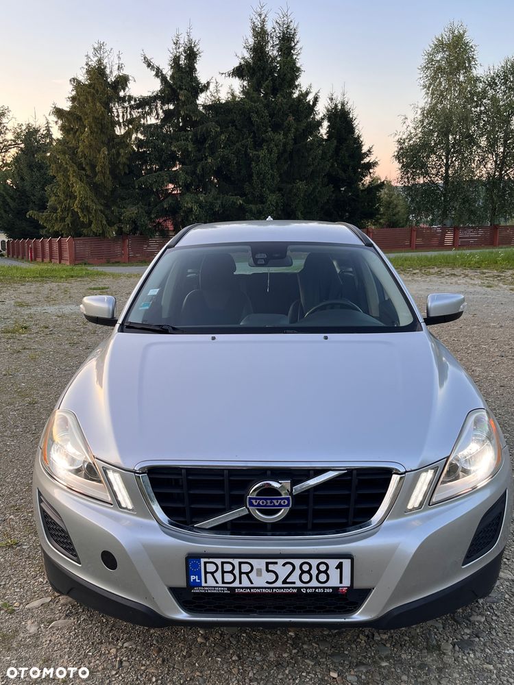 Volvo XC 60 D5 AWD Momentum - 2