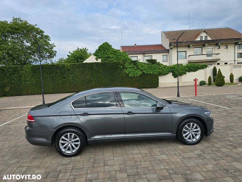 Volkswagen Passat 2.0 TDI DSG Comfortline - 33