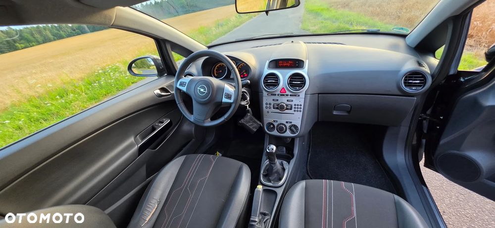 Opel Corsa 1.4 16V 150 Jahre - 17