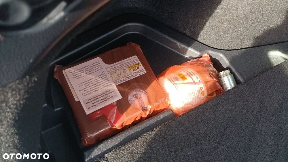 Toyota Prius - 17