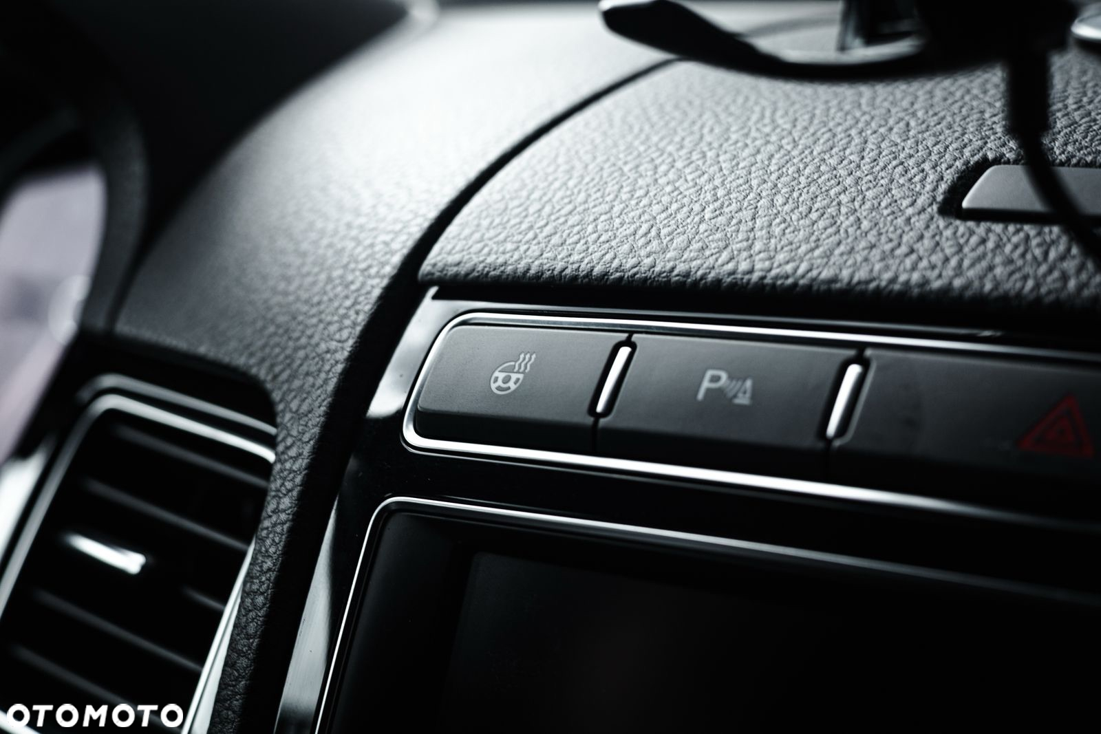 Volkswagen Touareg 3.0 V6 TDI BMT Perfectline R-Style - 29