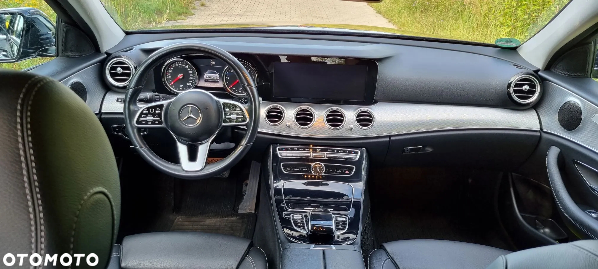 Mercedes-Benz Klasa E 400 d 4Matic T 9G-TRONIC Avantgarde - 8