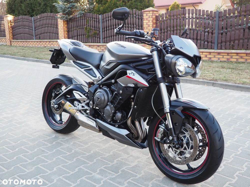 Triumph Street Triple - 17
