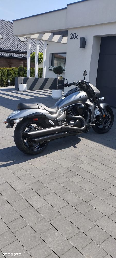 Suzuki Boulevard - 33