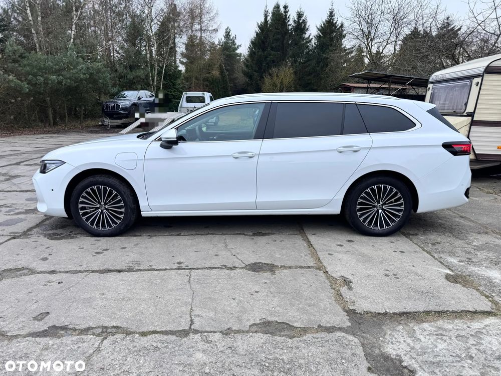 Volkswagen Passat - 8