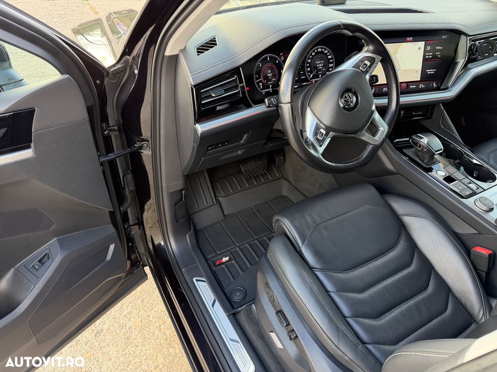Volkswagen Touareg - 12