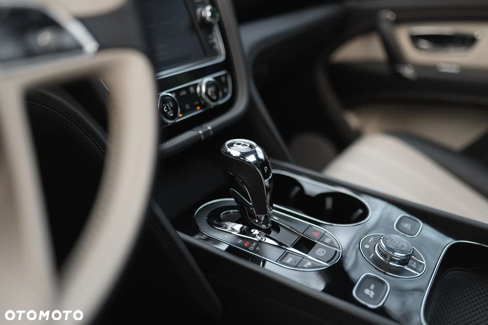 Bentley Bentayga - 28