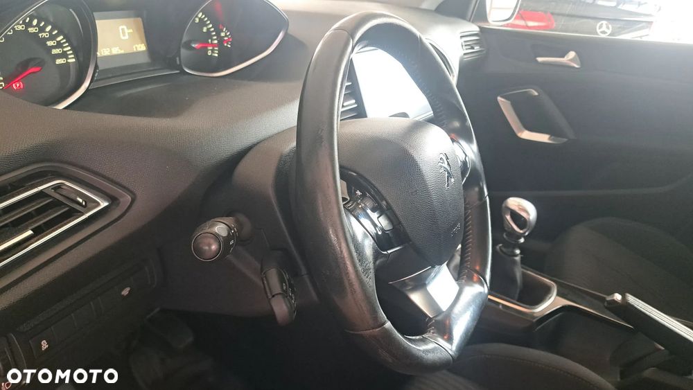 Peugeot 308 1.6 THP Active - 10