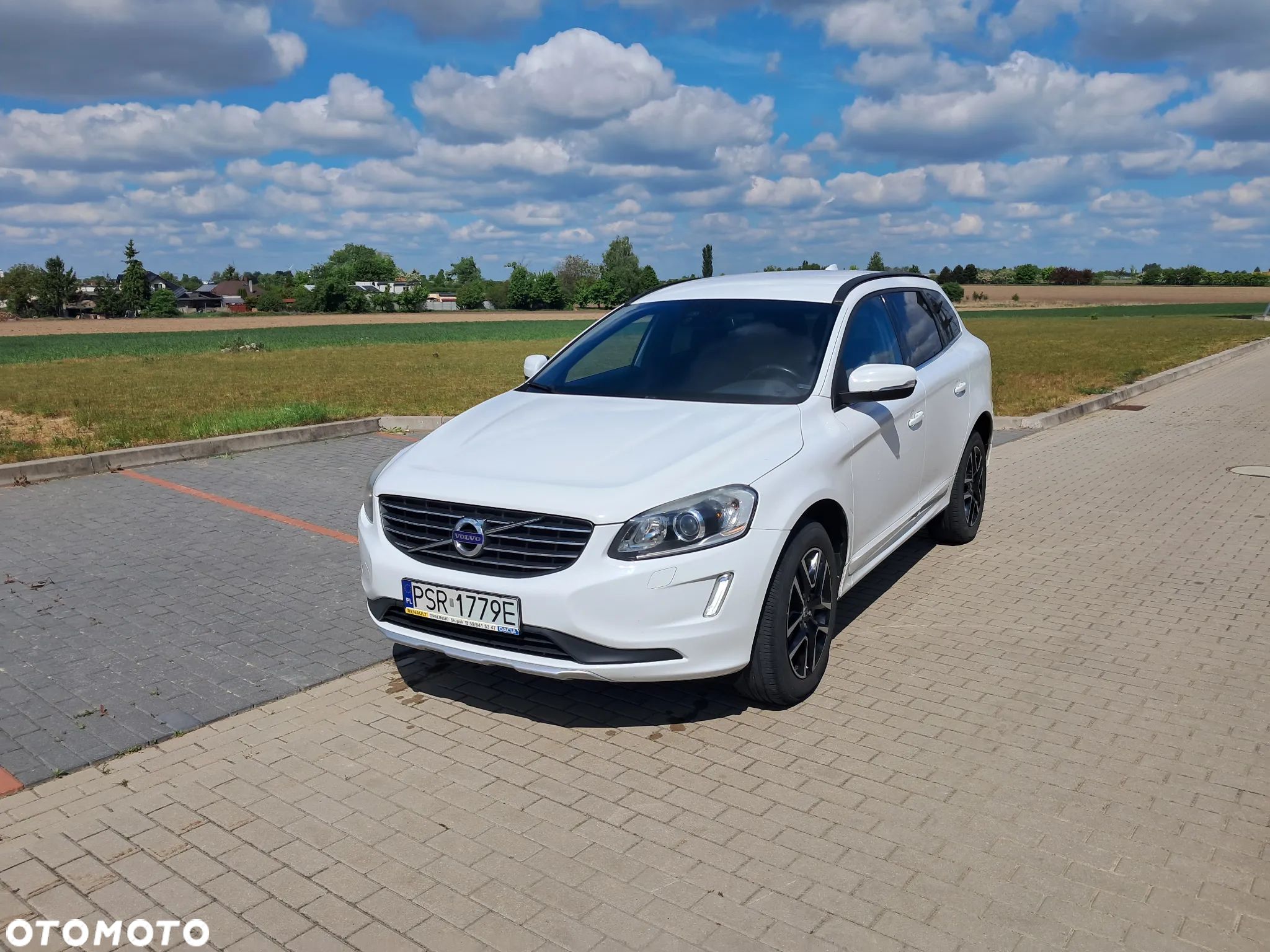 Volvo XC 60 D4 AWD Momentum - 1
