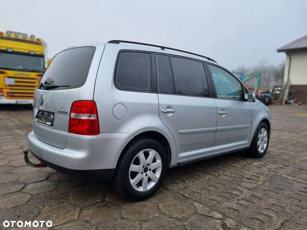 Volkswagen Touran - 3
