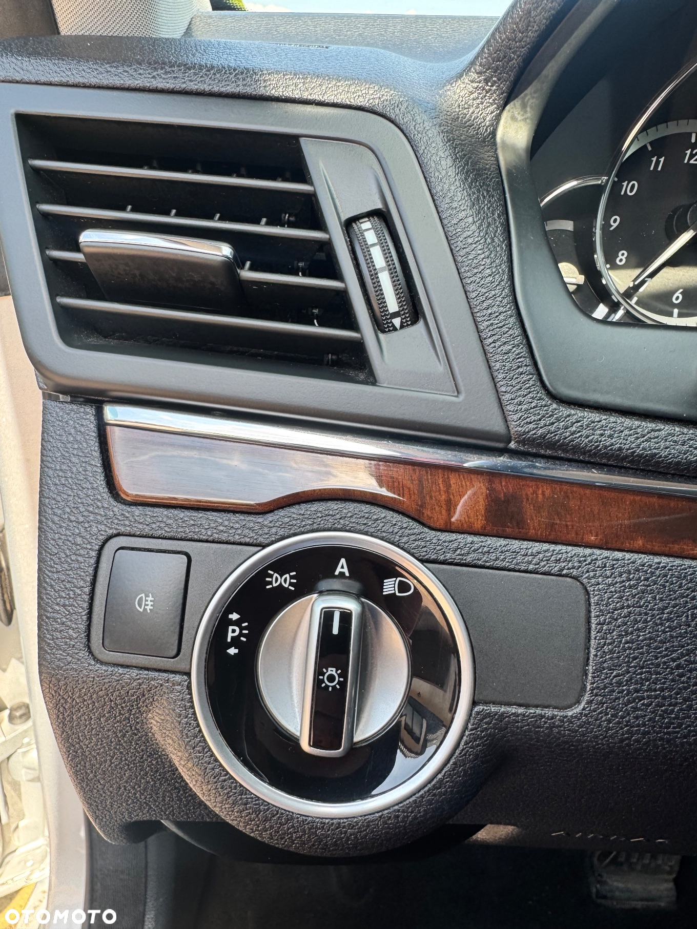 Mercedes-Benz Klasa E 350 CGI Cabrio BlueEFFICIENCY 7G-TRONIC Avantgarde - 29