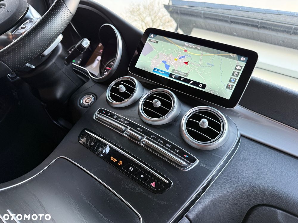 Mercedes-Benz GLC 250 4Matic 9G-TRONIC AMG Line - 20