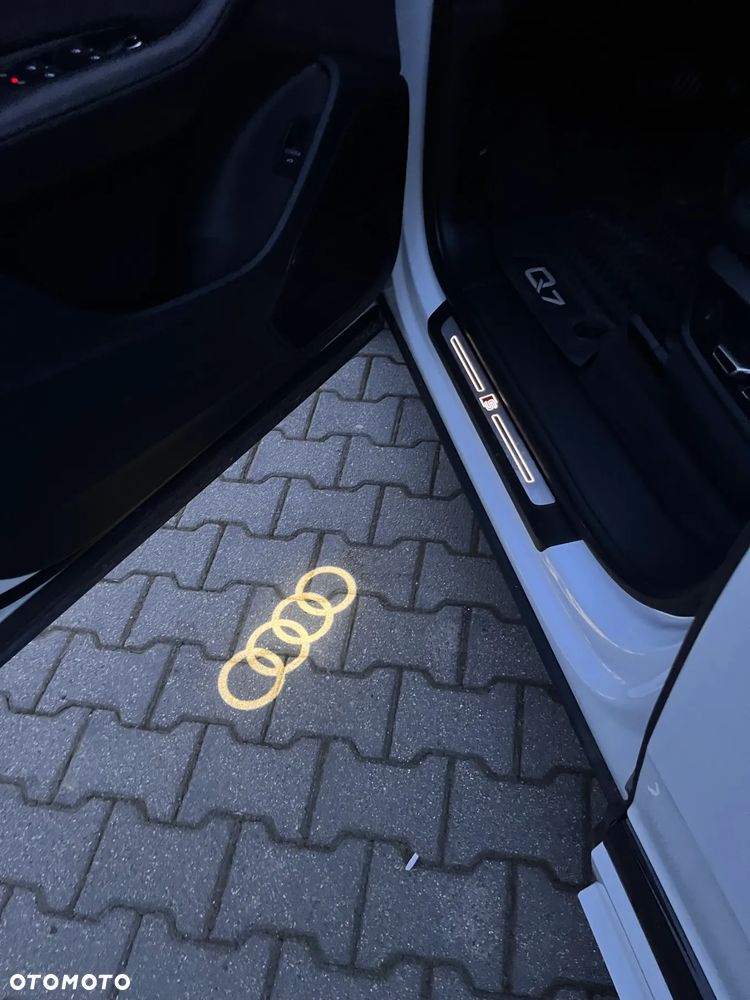 Audi Q7 55 TFSI mHEV Quattro S Line Tiptr - 11