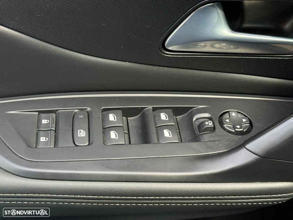 Peugeot 308 1.5 BlueHDi Allure Pack EAT8 - 32