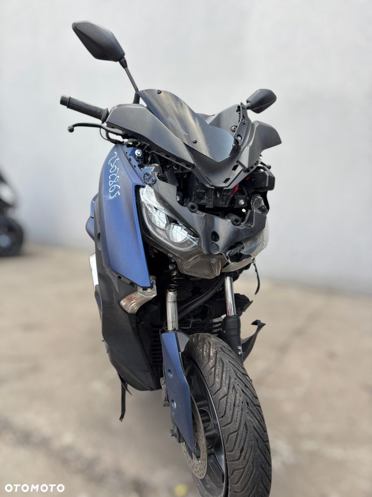 Yamaha X-max - 10
