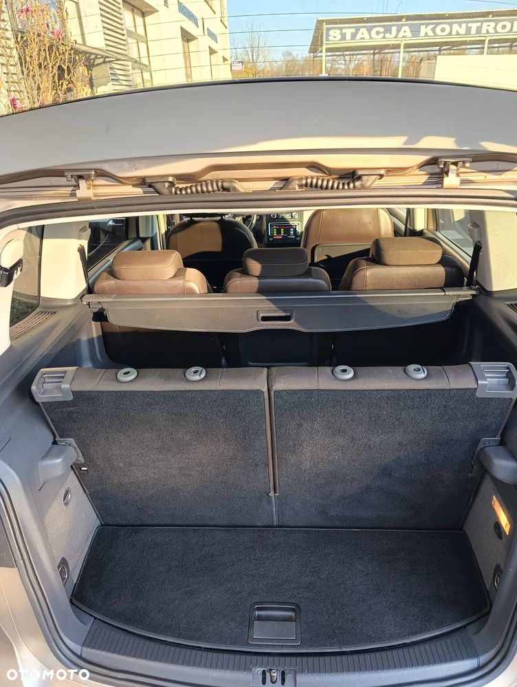 Volkswagen Touran 1.4 TSI STYLE - 20