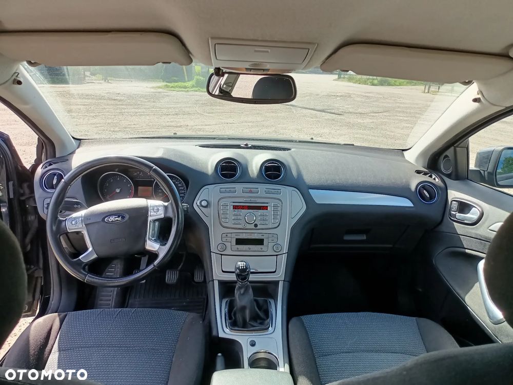 Ford Mondeo 2.0 Ambiente - 13