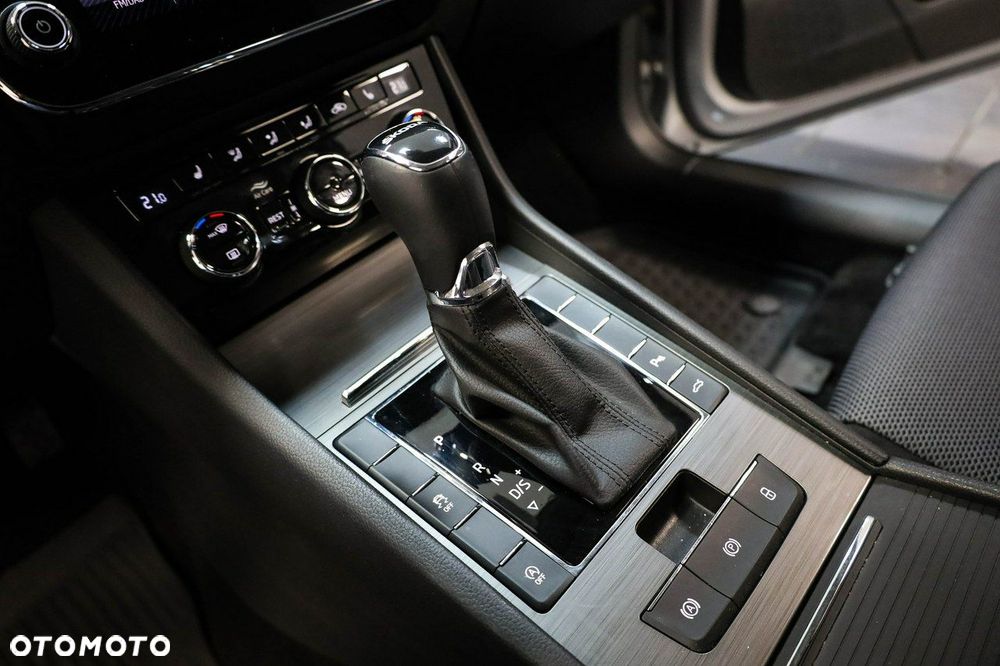 Skoda Superb 2.0 TSI Style DSG - 24