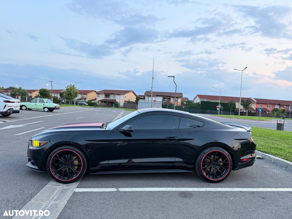 Ford Mustang - 3