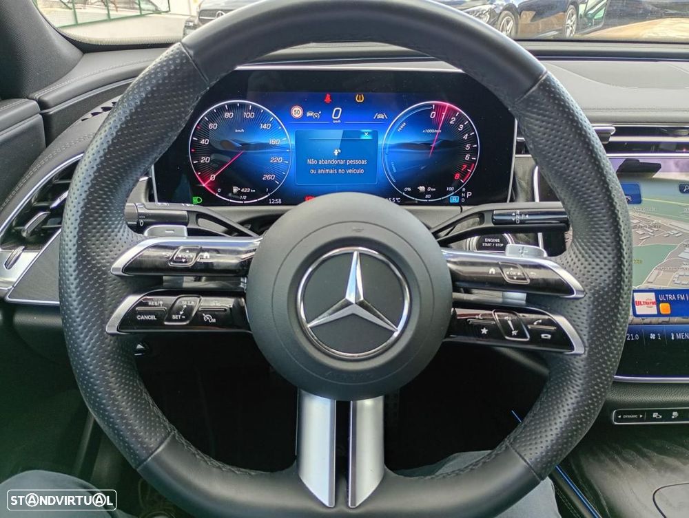 Mercedes-Benz E 300 e AMG Line - 24