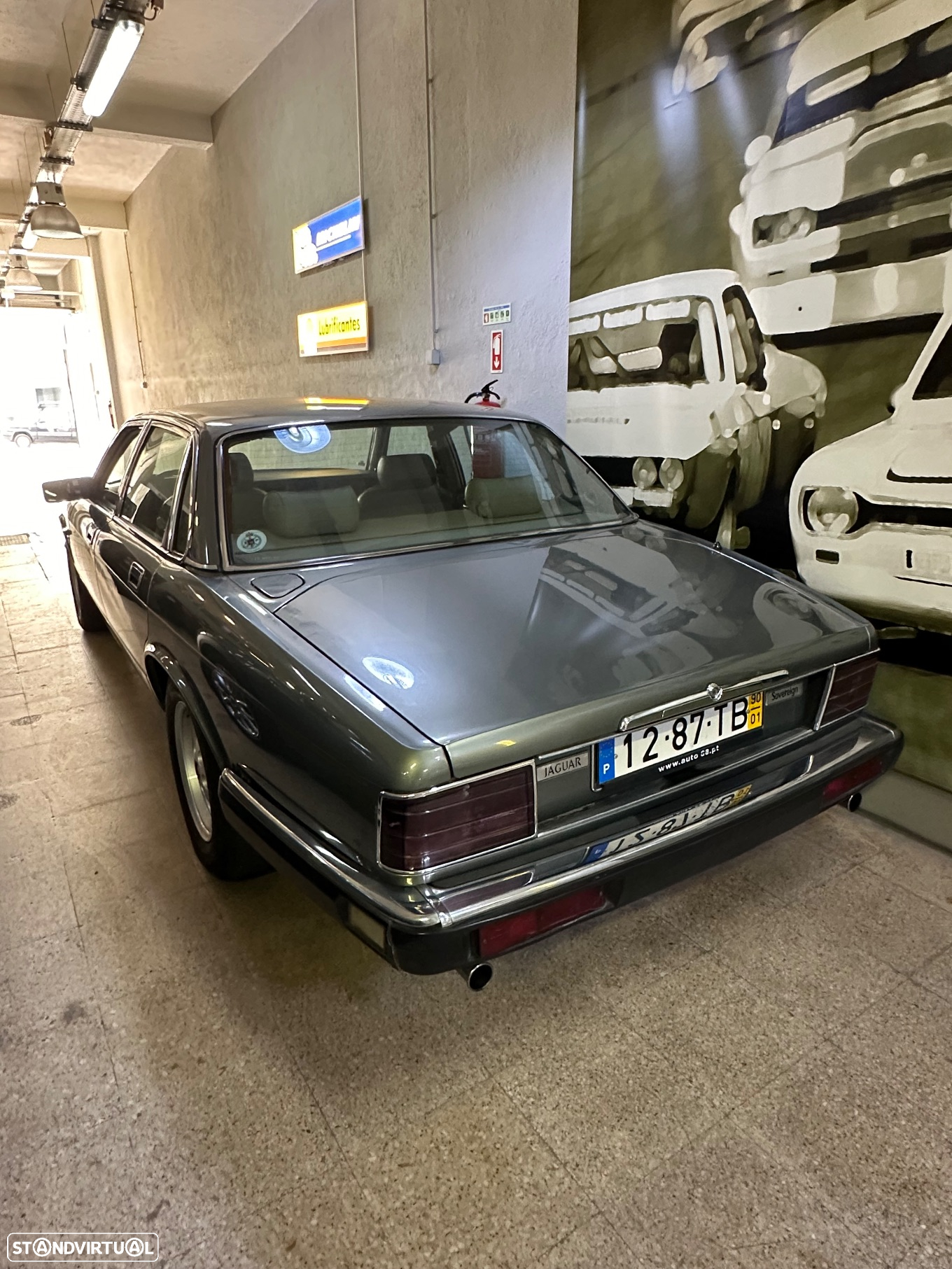 Jaguar XJ - 13