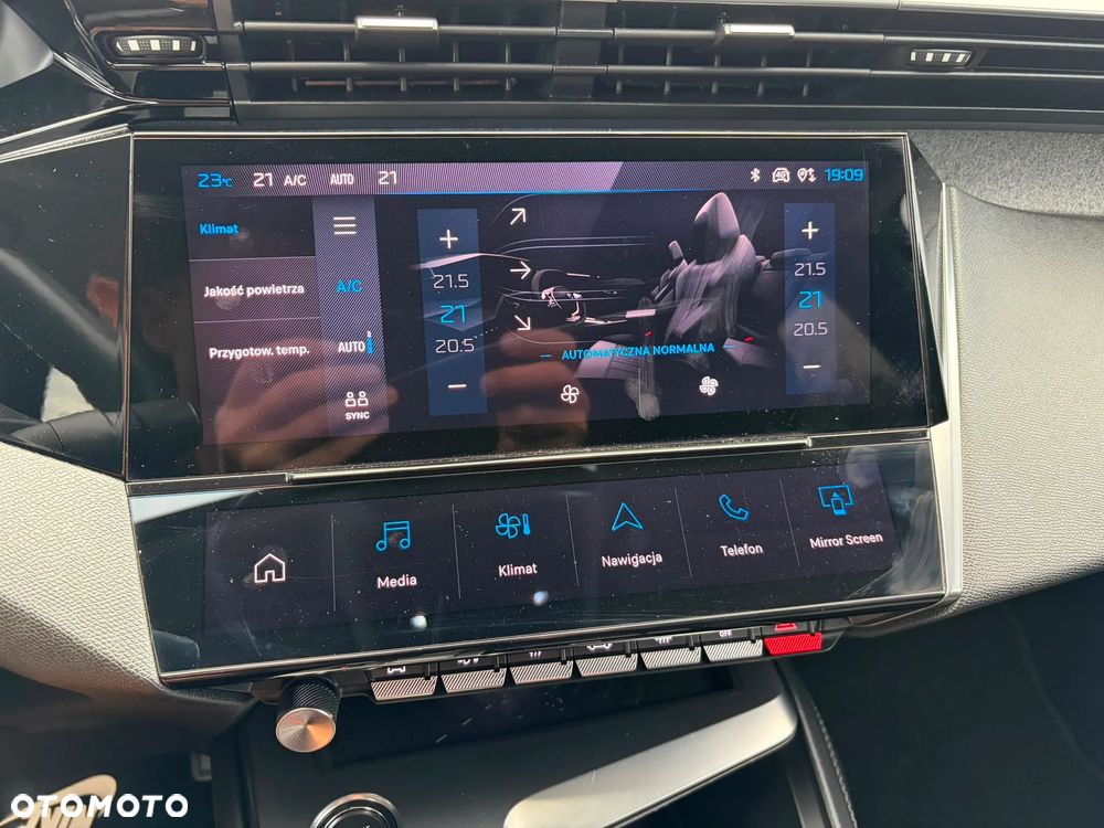Peugeot 308 1.6 Hybrid PHEV Allure Pack EAT8 - 26