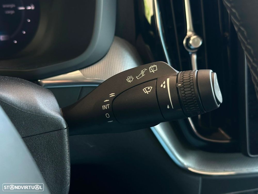 Volvo XC 60 2.0 T6 PHEV Core AWD - 15