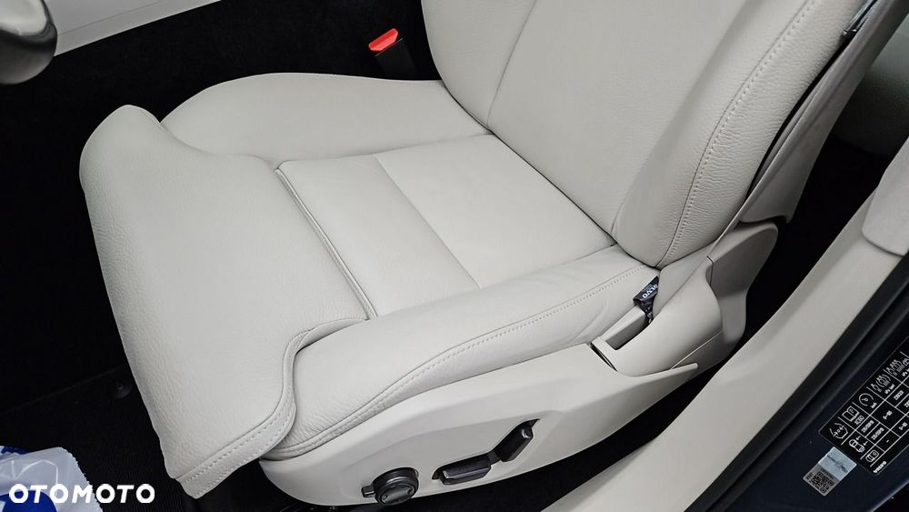 Volvo XC 60 B4 B Plus Bright - 13