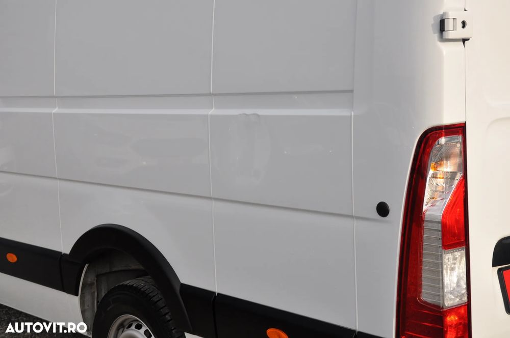 Renault Master L4H2 Van - 26