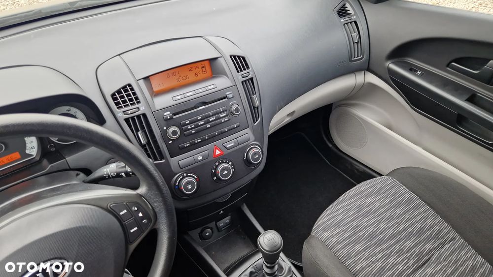 Kia Ceed 1.4 CVVT LX - 12