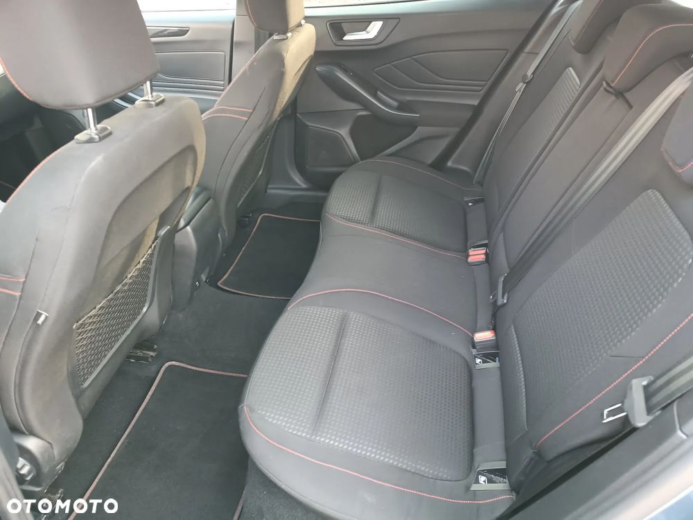 Ford Focus SW - 21